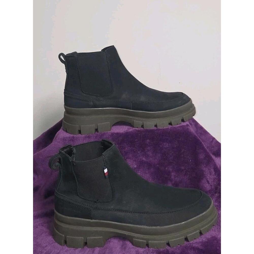 Tommy Hilfiger Men's Chunky Hybrid Chelsea Boots, Size 10 NWOB - Picture 2 of 9